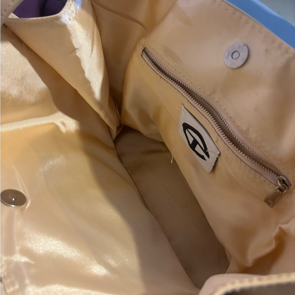 TELFAR MEDIUM Cream/Khaki Embossed Logo Tote Bag - Picture 3 of 3